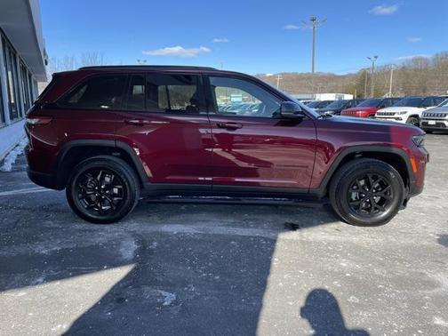 2024 Jeep Grand Cherokee Altitude