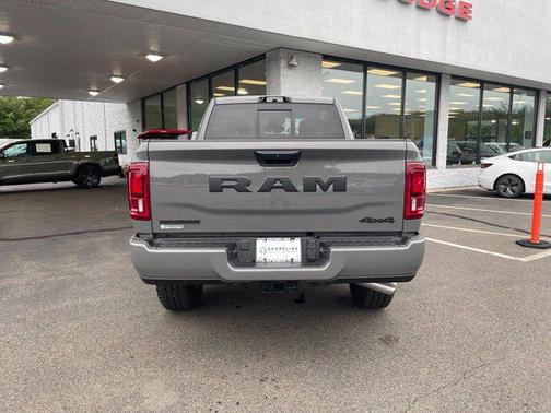 Ceramic Gray Clearcoat 2026 RAM 2500 Big Horn Crew Cab 4x4 6'4' Box