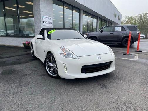 Pearl White 2017 Nissan 370Z Touring Sport