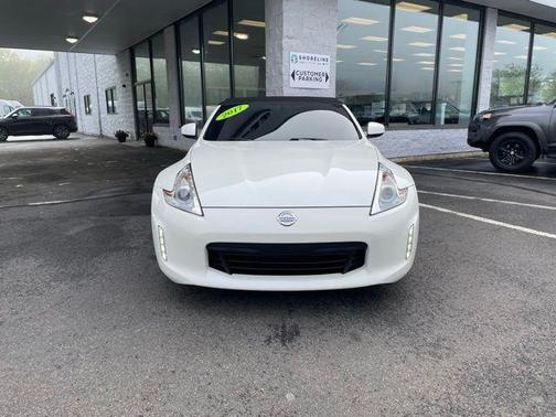 Pearl White 2017 Nissan 370Z Touring Sport