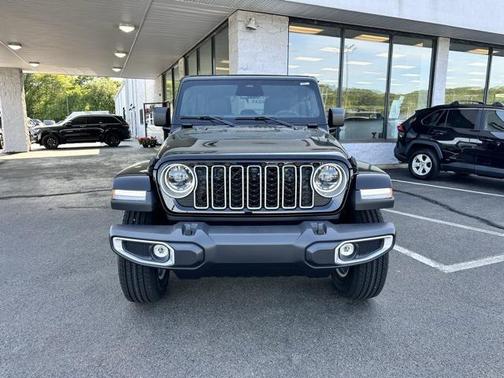 2025 Jeep Wrangler 4-Door Sahara 4x4