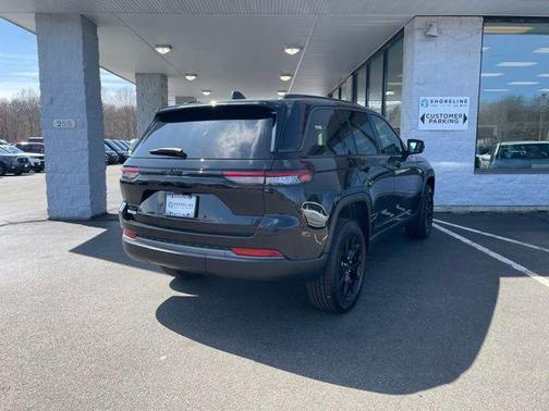 2026 Jeep Grand Cherokee Altitude