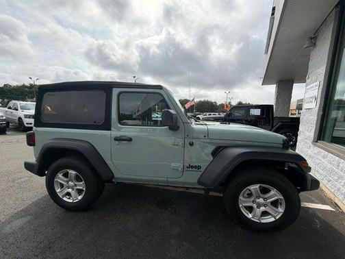 Earl Clearcoat 2023 Jeep Wrangler Sport S