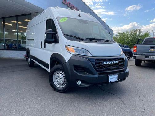 Bright White Clearcoat 2025 RAM ProMaster 2500 Tradesman
