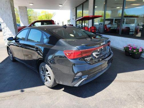 Aurora Black 2023 Kia Forte LXS