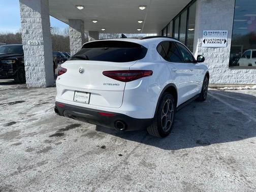 2022 Alfa Romeo Stelvio Sprint