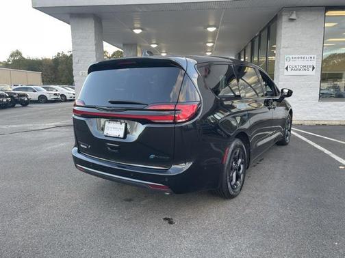 2022 Chrysler Pacifica Hybrid Limited
