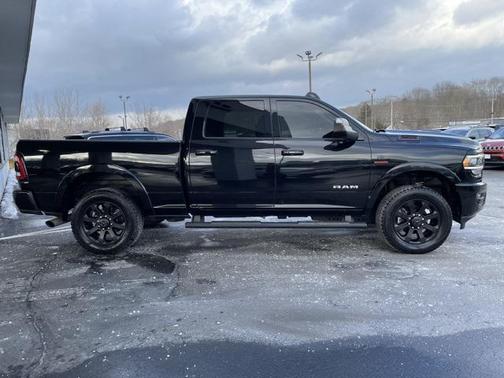 2022 RAM 2500 Laramie Crew Cab 4x4 6'4' Box