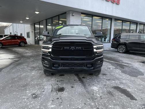 2022 RAM 2500 Laramie Crew Cab 4x4 6'4' Box