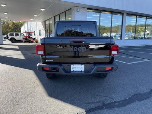 2025 Jeep Gladiator Sport S
