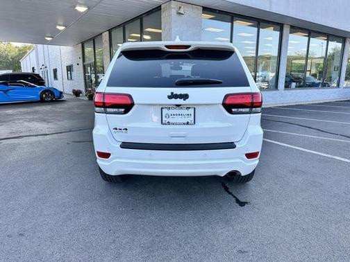 2022 Jeep Grand Cherokee Laredo