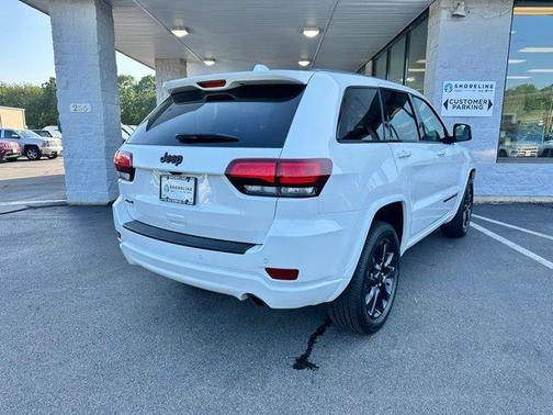 2022 Jeep Grand Cherokee Laredo