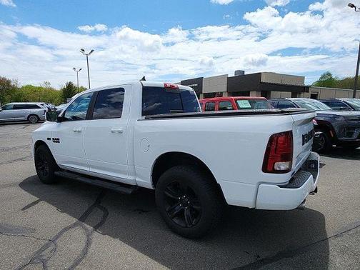 Bright White Clearcoat 2018 RAM 1500 Night Crew Cab 4x4 5'7' Box
