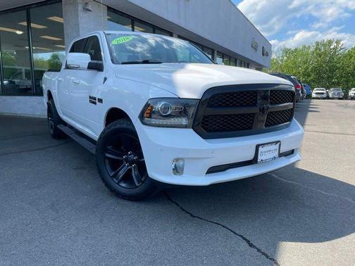 Bright White Clearcoat 2018 RAM 1500 Night Crew Cab 4x4 5'7' Box