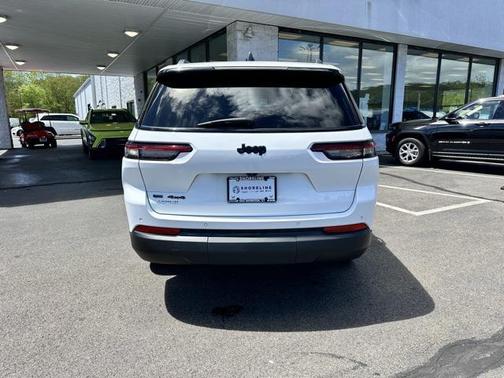 2022 Jeep Grand Cherokee L Altitude
