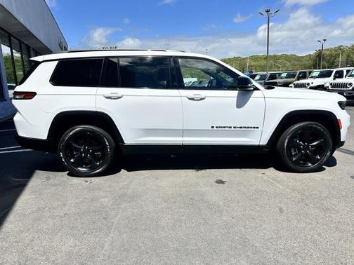 2022 Jeep Grand Cherokee L Altitude