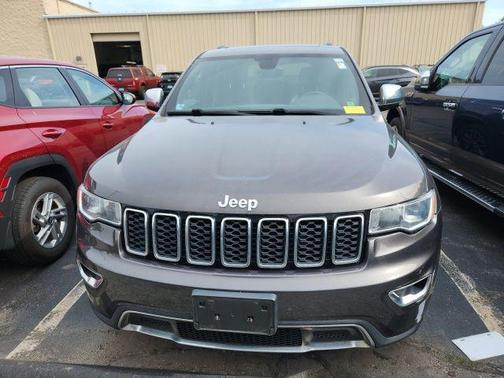 Granite Crystal Metallic Clearcoat 2017 Jeep Grand Cherokee Limited