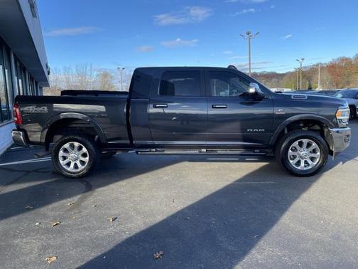 2020 RAM 2500 Laramie Mega Cab 4X4 6'4' Box
