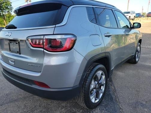 Photo 5 of 38 of 2020 Jeep Compass Limited