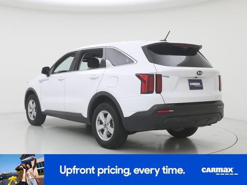 White 2021 Kia Sorento LX