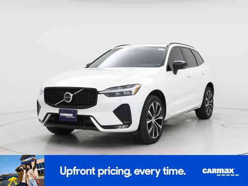 2024 Volvo XC60 B5 Plus Dark Theme