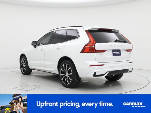 2024 Volvo XC60 B5 Plus Dark Theme