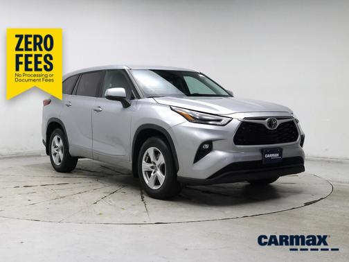 Silver 2023 Toyota Highlander LE