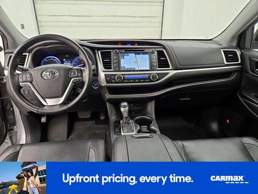 Silver 2019 Toyota Highlander Hybrid Limited Platinum
