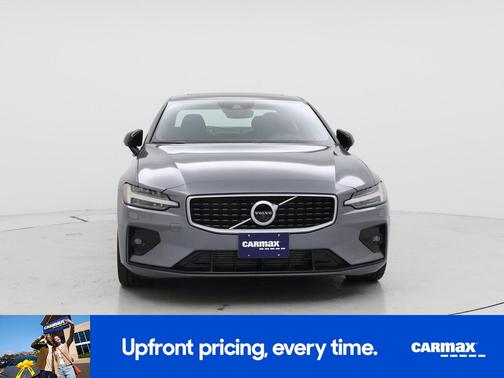 2019 Volvo S60 T6 R-Design