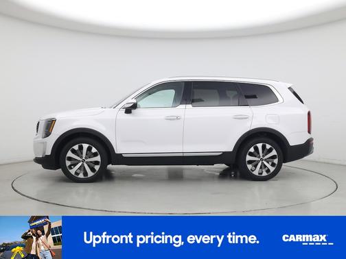 White 2022 Kia Telluride S