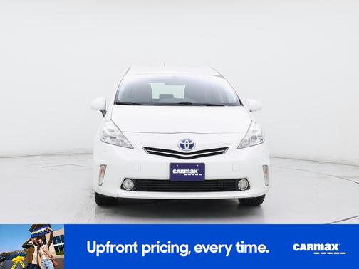 2014 Toyota Prius v Five