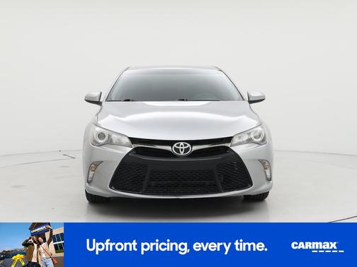 Silver 2017 Toyota Camry SE