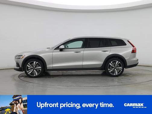 2025 Volvo V60 Cross Country B5 Plus