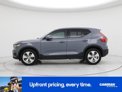 Blue 2021 Volvo XC40 T4 Momentum