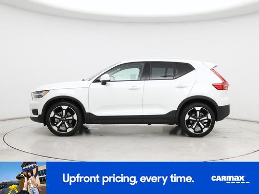 2021 Volvo XC40 T5 Momentum