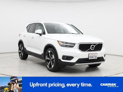 2021 Volvo XC40 T5 Momentum