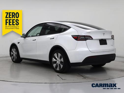 White 2024 Tesla Model Y Long Range