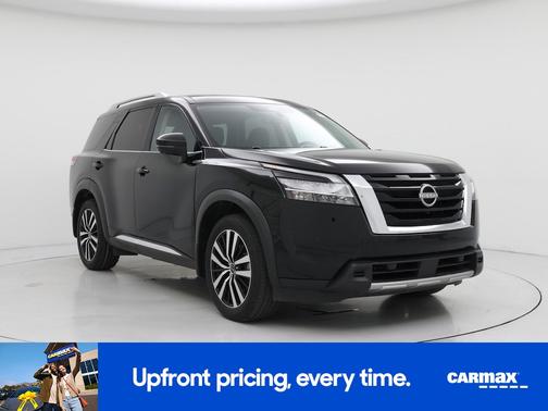 Black 2024 Nissan Pathfinder Platinum