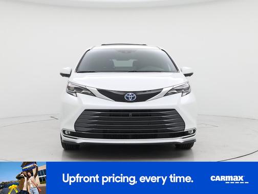 2025 Toyota Sienna Platinum