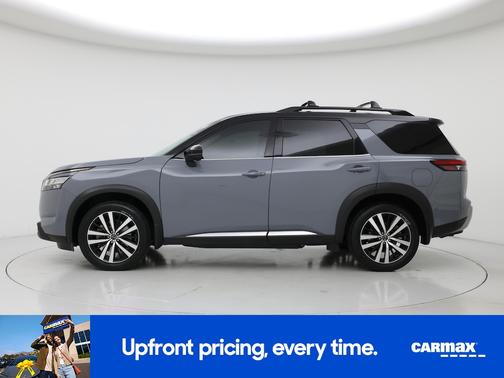 Gray 2023 Nissan Pathfinder Platinum
