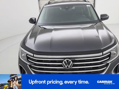 Black 2024 Volkswagen Atlas SE w/Tech