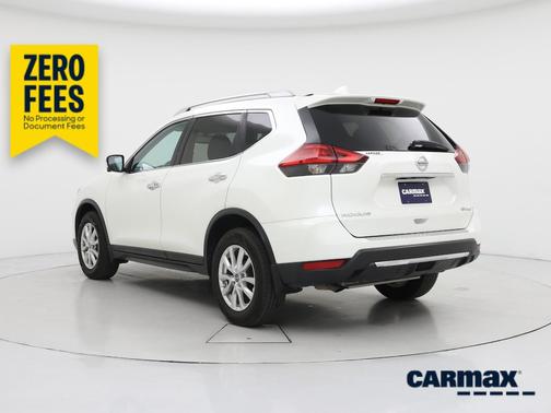 White 2017 Nissan Rogue SV