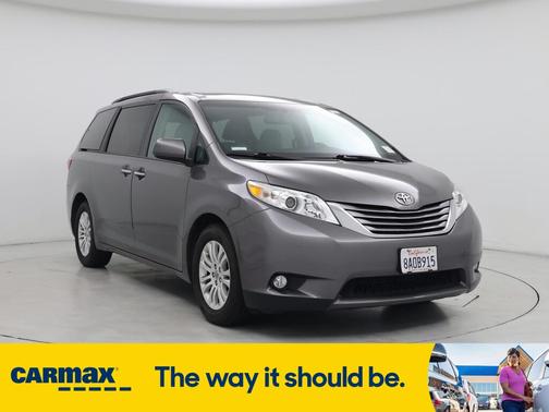2017 Toyota Sienna XLE