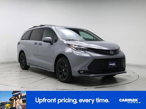 2025 Toyota Sienna Woodland Edition