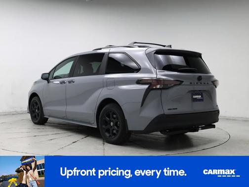 2025 Toyota Sienna Woodland Edition