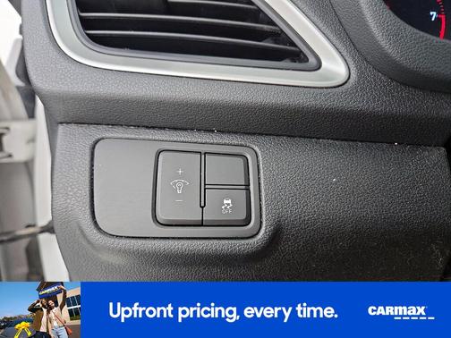 White 2019 Hyundai Accent SE