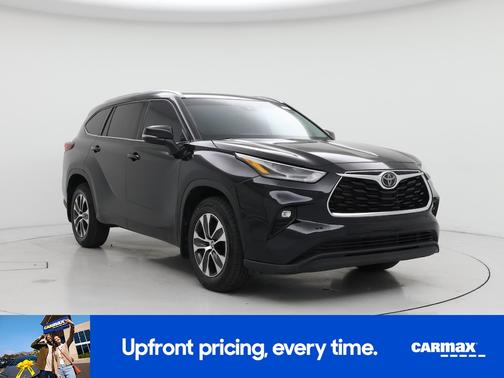 Black 2021 Toyota Highlander XLE