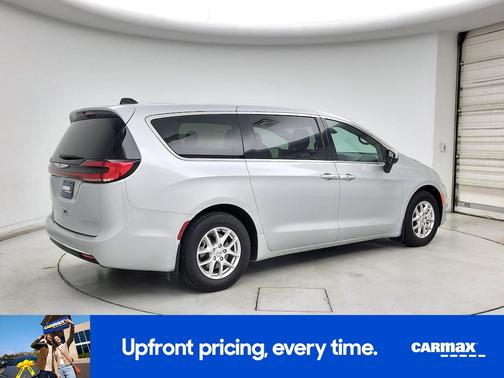 2023 Chrysler Pacifica Touring