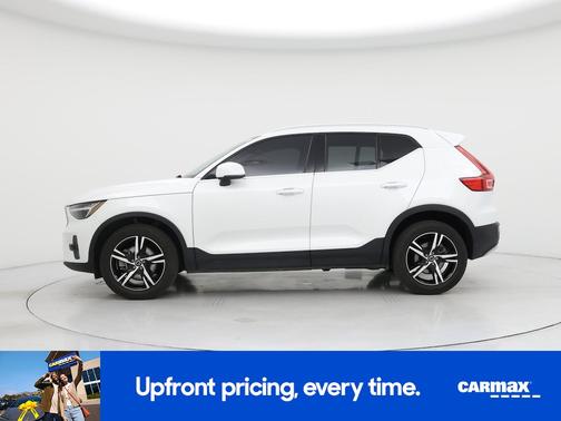 White 2023 Volvo XC40 B5 Plus Bright Theme