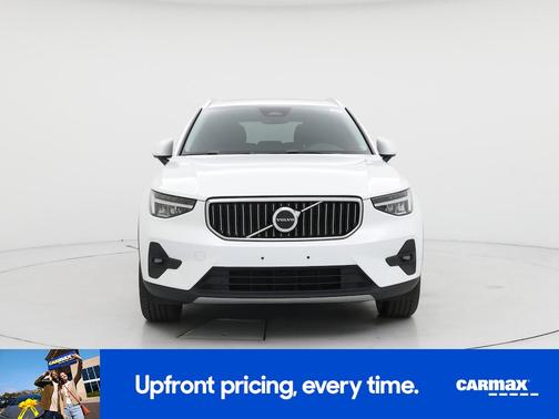 White 2023 Volvo XC40 B5 Plus Bright Theme